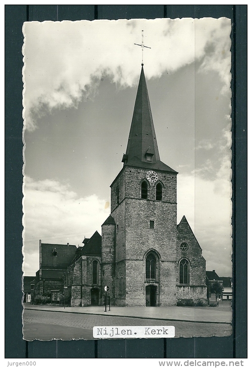 NIJLEN: Kerk, niet gelopen postkaart (Uitg Verreet) (GA19647)