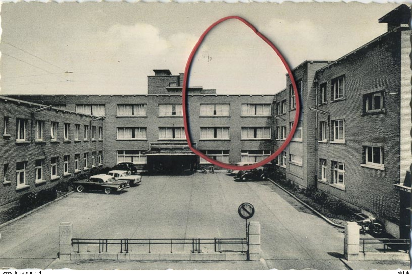 Ninove : stedelijke kliniek en moederhuis  ( old cars  VW kever )