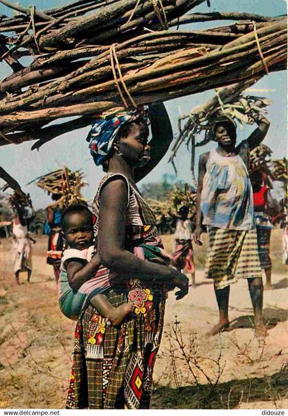 Afrique Noire - Afrique en Couleurs - 3211 - Porteuse de fagots - CPM - Voir Scans Recto-Verso