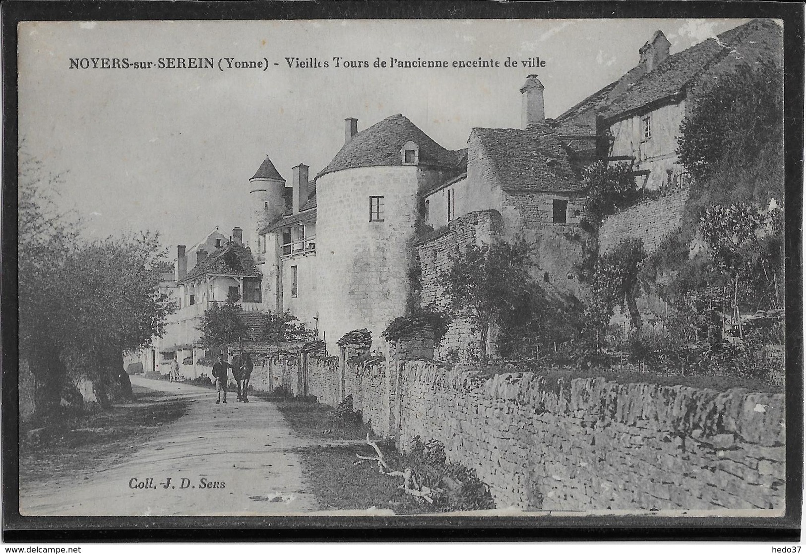 Noyers sur Serein - Vieilles Tours de l'Ancienne enceinte de Ville