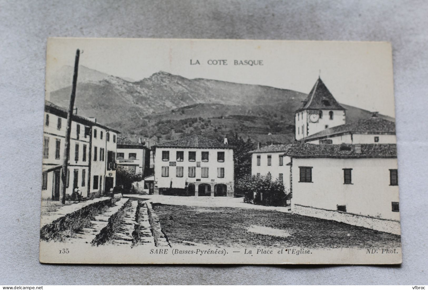 O507, Sare, la place et l'église, Pyrénées Atlantiques 64