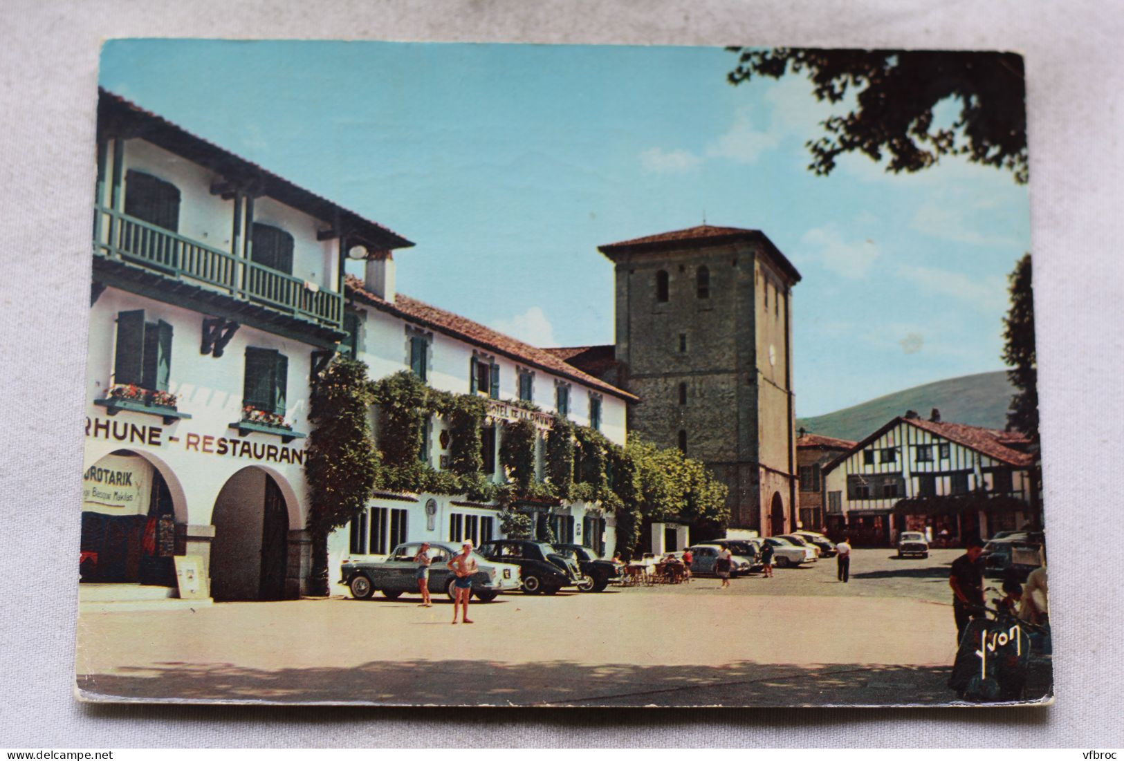 O515, Cpm, Ascain, la place du village, Pyrénées Atlantiques 64