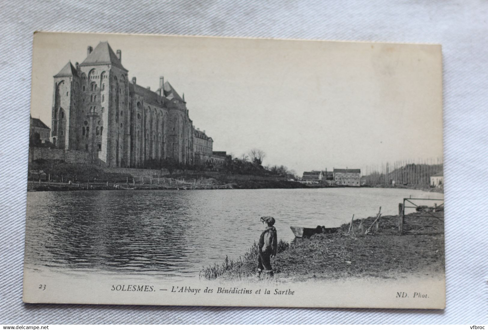 O762, Solesmes, l'abbaye des Bénédictins et la Sarthe, Sarthe 72