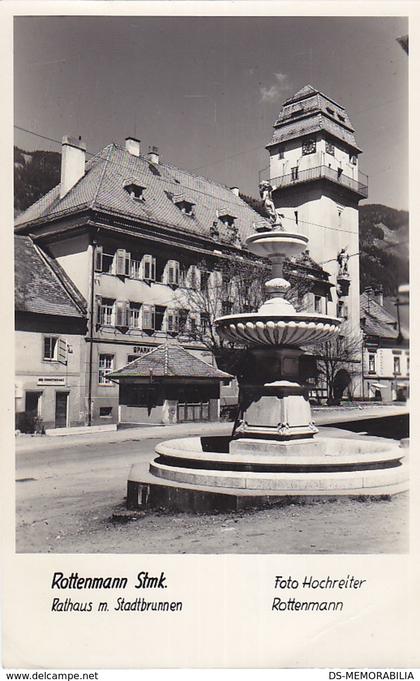 Rottenmann - Rathaus mit Stadtbrunnen