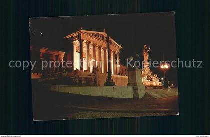 72307373 Wien Parlament Ringstrasse bei Nacht