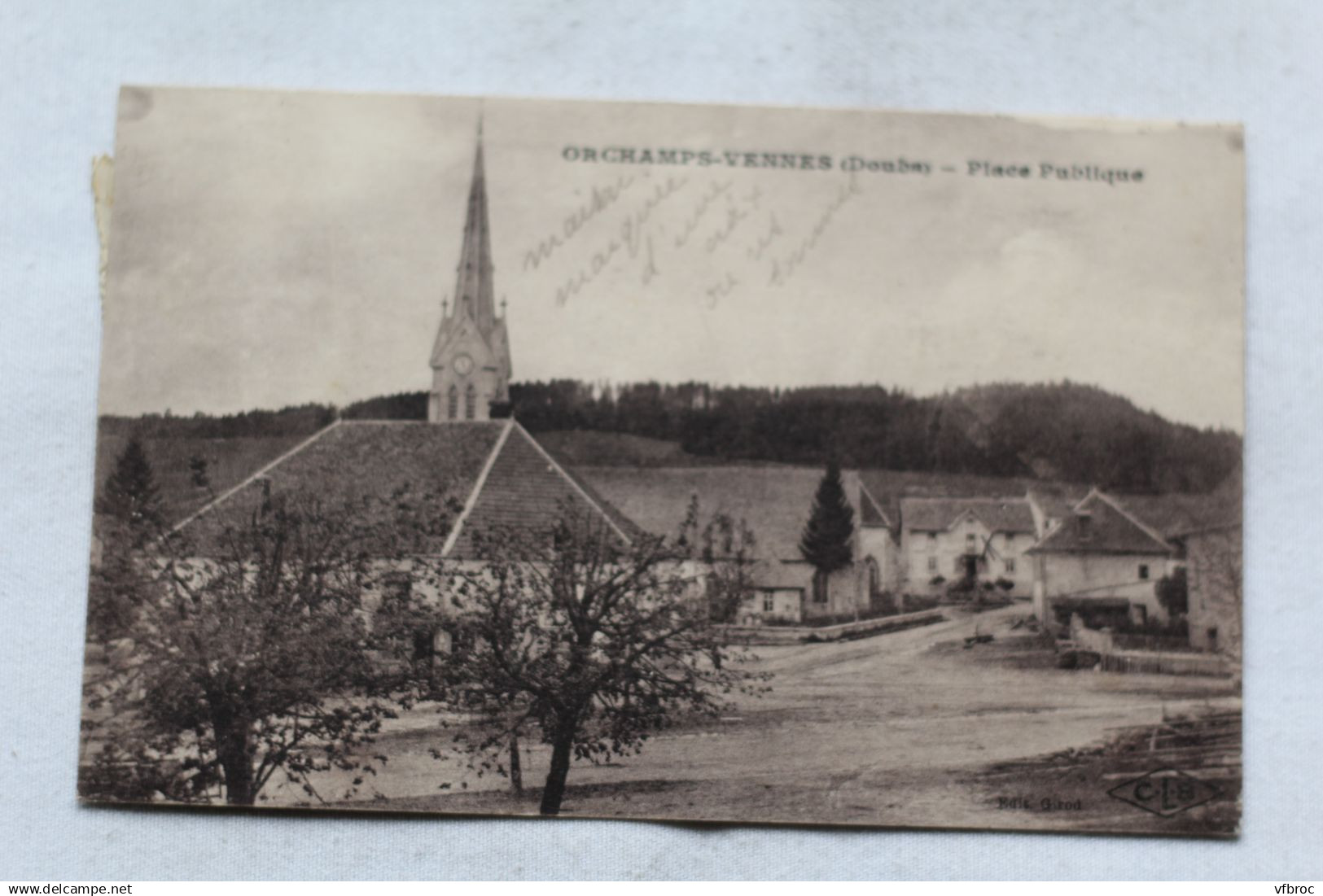 Orchamps Vennes, place publique, Doubs 25