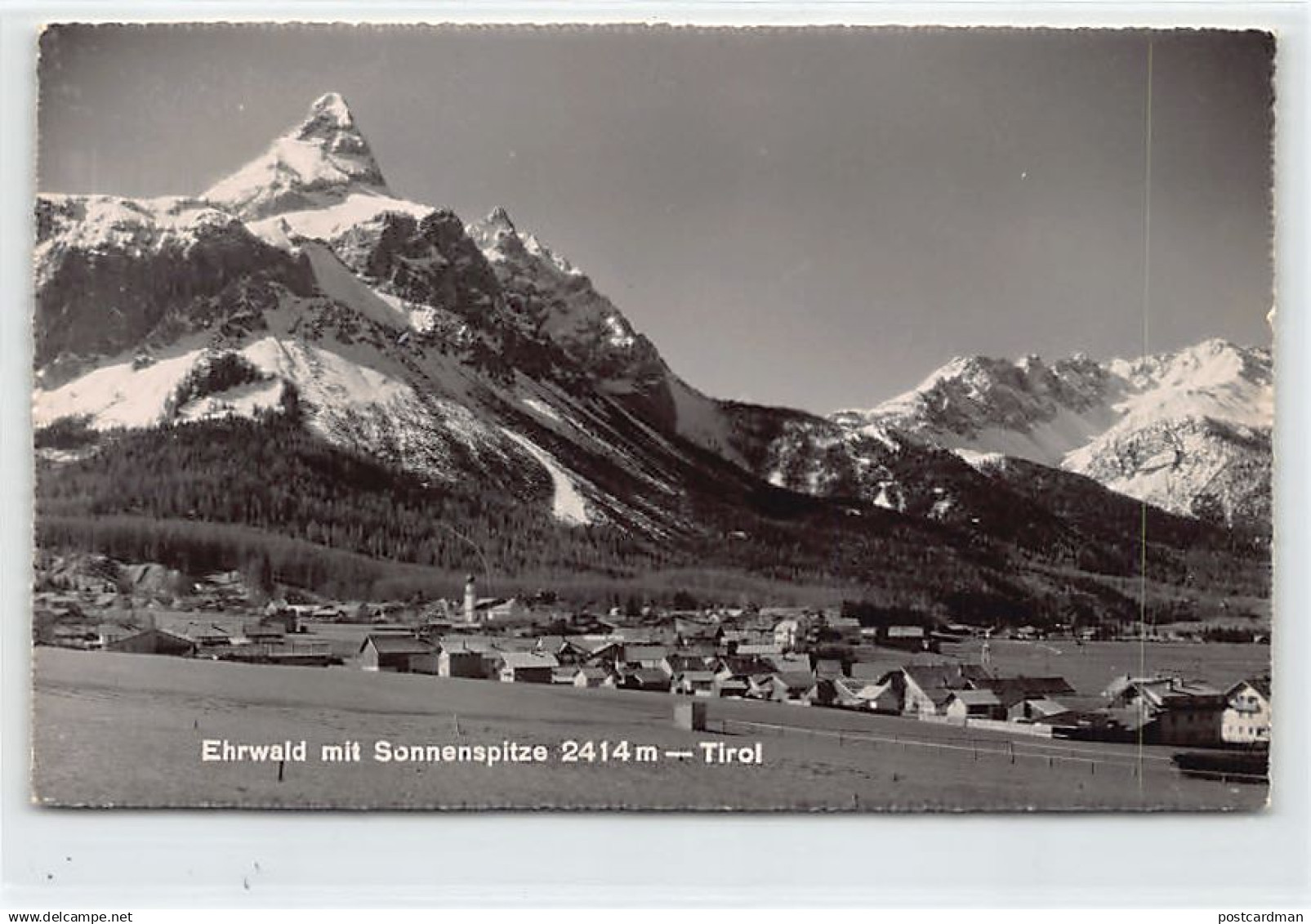 Österreich - Ehrwald (T) Gesamtansicht mit Sonnenspitze