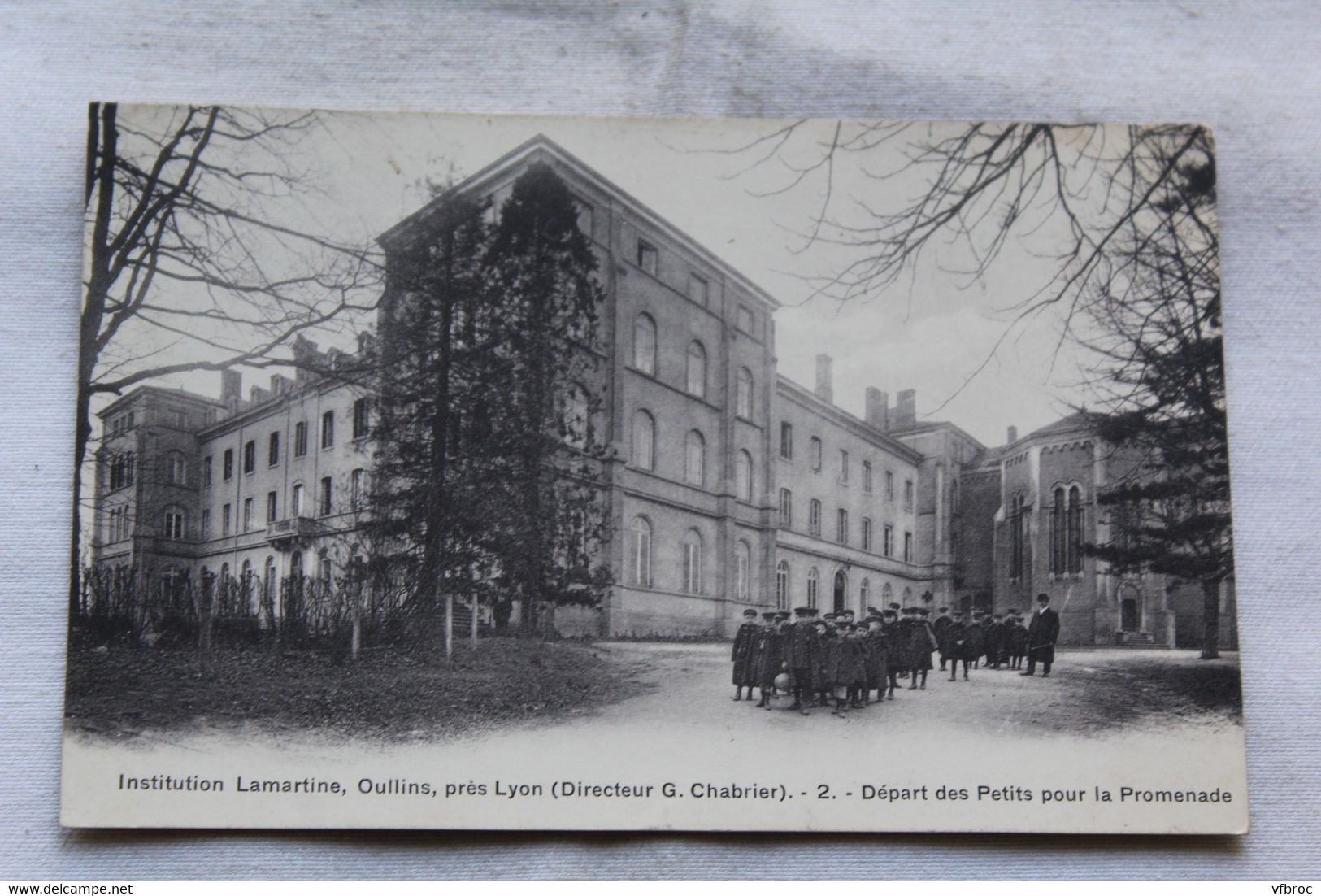 Oullins, institution Lamartine, départ des petits pour la promenade, Rhône 69