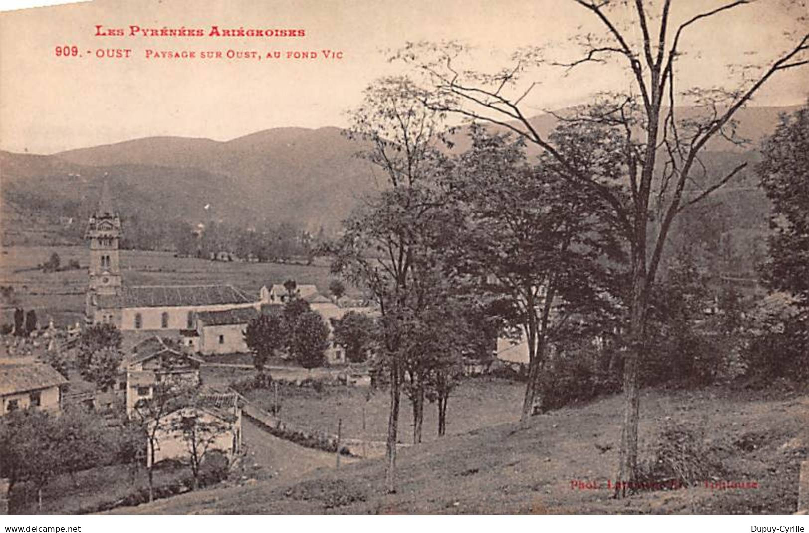 OUST - Paysage sur Oust, au fond Vic - très bon état