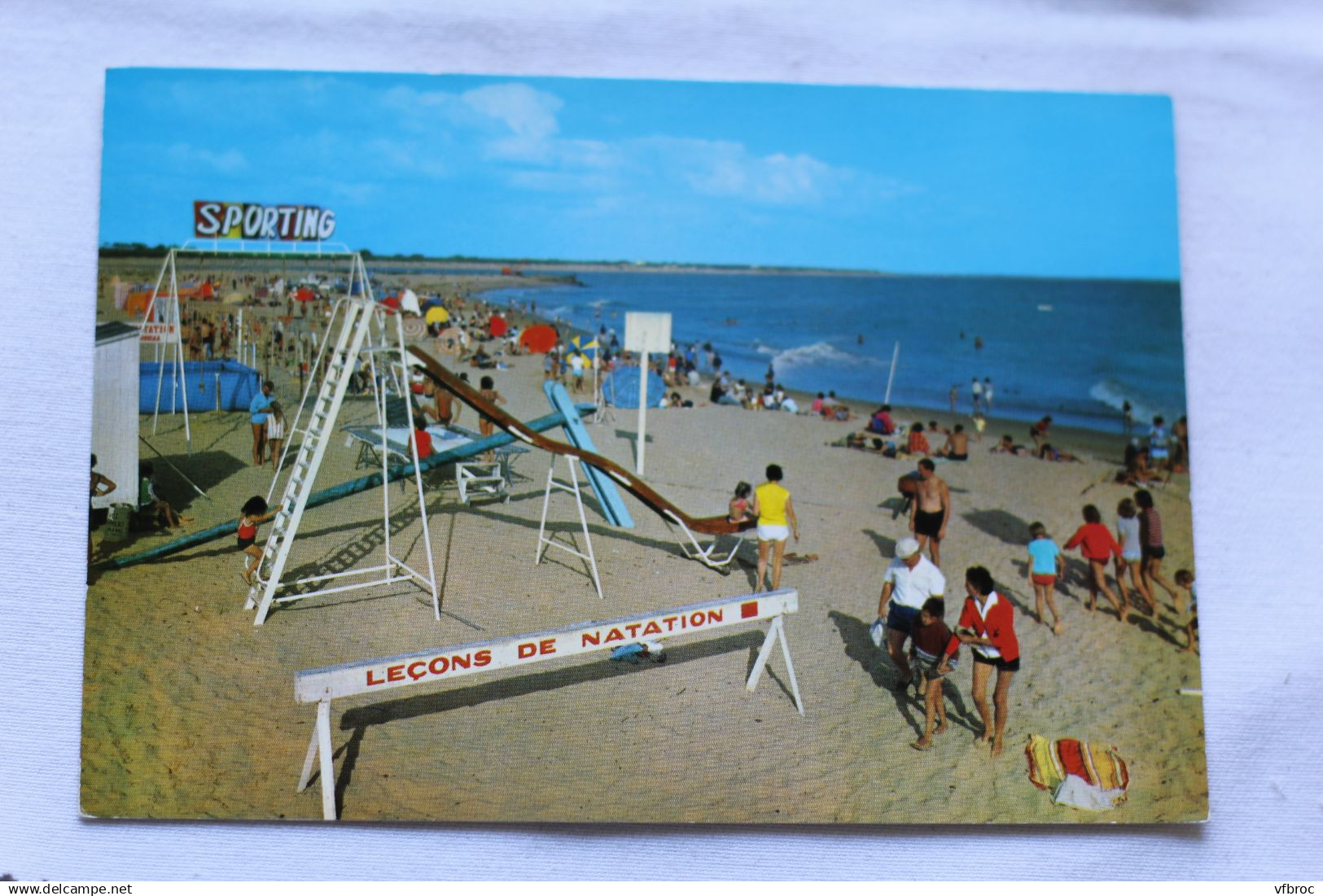 P122, Cpm, la Tranche sur mer, la plage et les jeux, Vendée 85