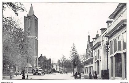 BUSSUM (NH) Brinklaan mit St. Vituskerk