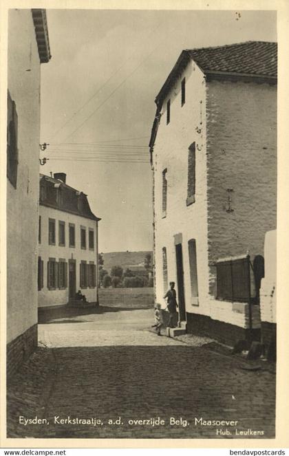 Nederland, EYSDEN, Kerkstraatje (1950s) Hub. Leufkens RPPC Ansichtkaart