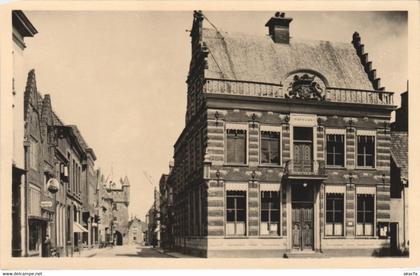 CPA AK HATTEM Het Gemeentehuis NETHERLANDS (713420)