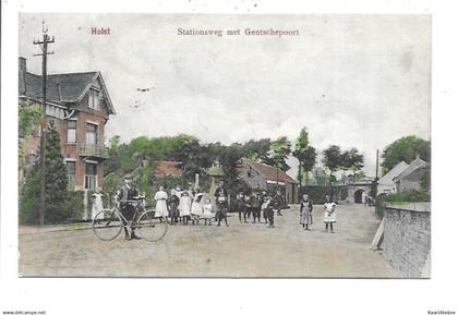 Hulst - Stationsweg met Gentschepoort.