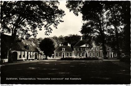 CPA AK Zuidlaren Gemeentehuis met Koetshuis NETHERLANDS (728994)