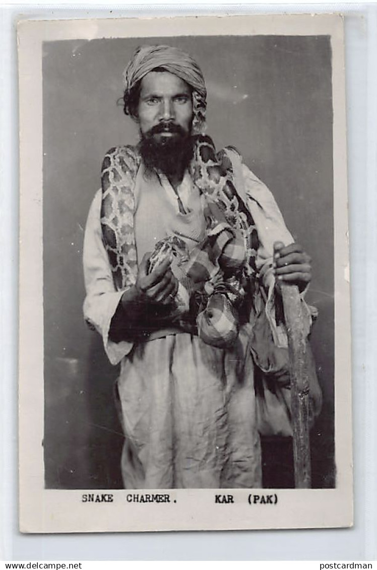 Pakistan - KARACHI - Snake charmer - REAL PHOTO - Publ. unknown