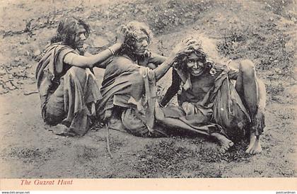 Pakistan - Gujrat - The Guzrat Hunt (delousing)