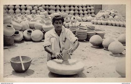 Pakistan - Potter - REAL PHOTO - Publ. Zain Traders