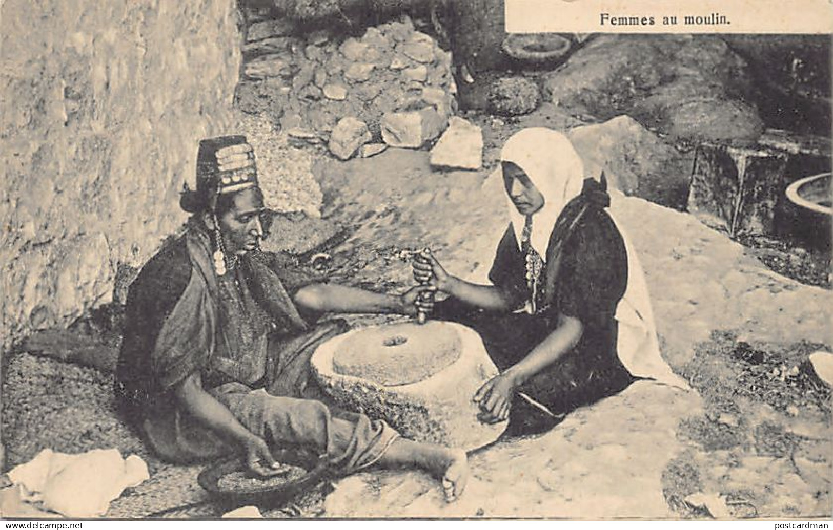 Palestine - Women grinding wheat - Publ. unknown 89