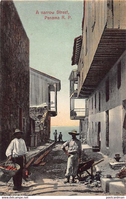 PANAMA CITY - A narrow street - Publ. I. L. Maduro jr. 33a