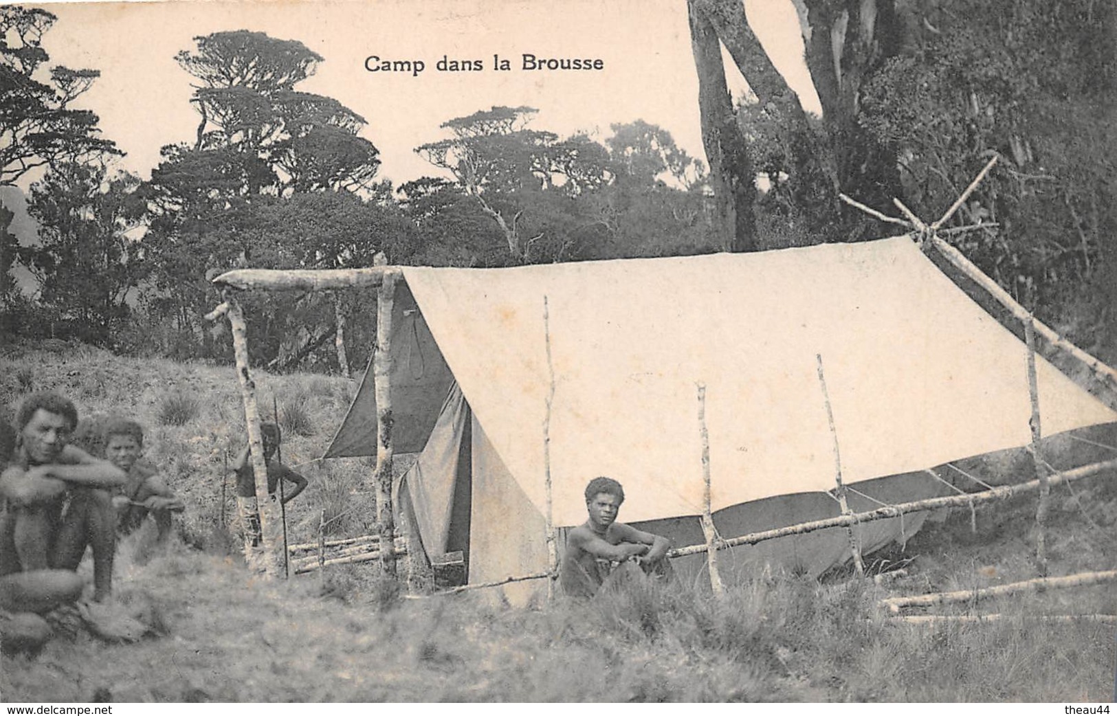 ¤¤   -   PAPOUASIE - NOUVELLE-GUINEE  -  Camp dans la Brousse   -  ¤¤