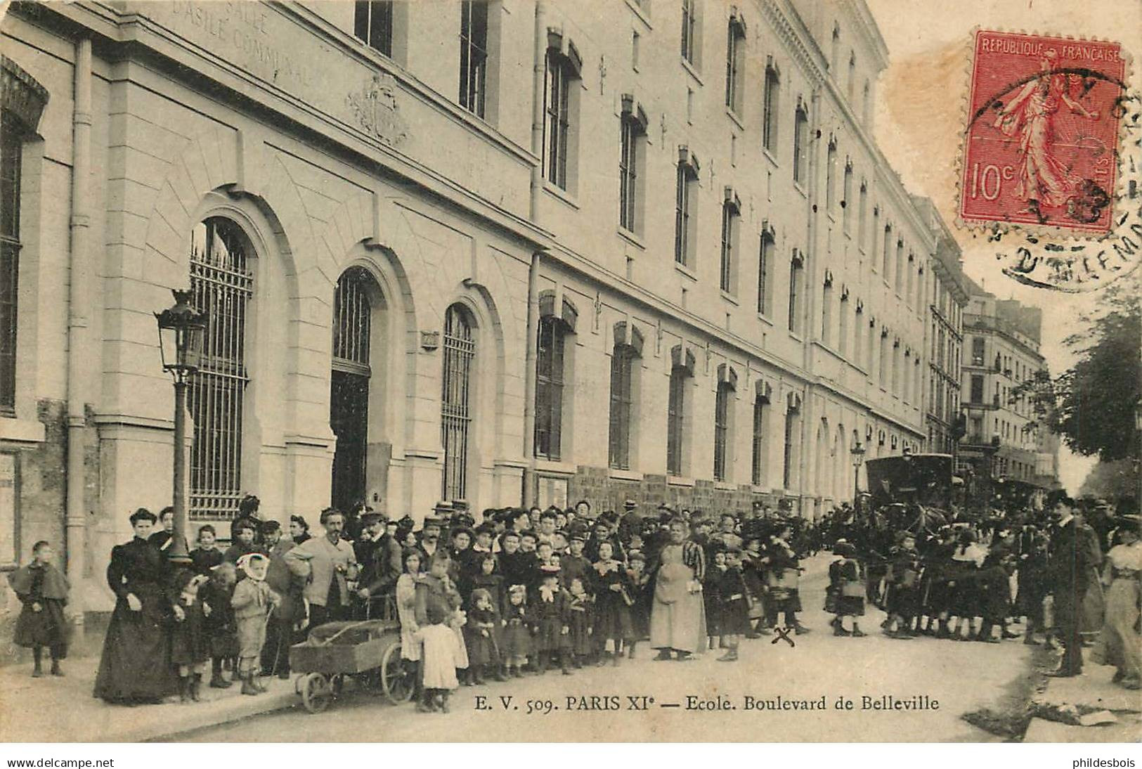 PARIS  11 eme arrondissement   école et boulevard de Belleville