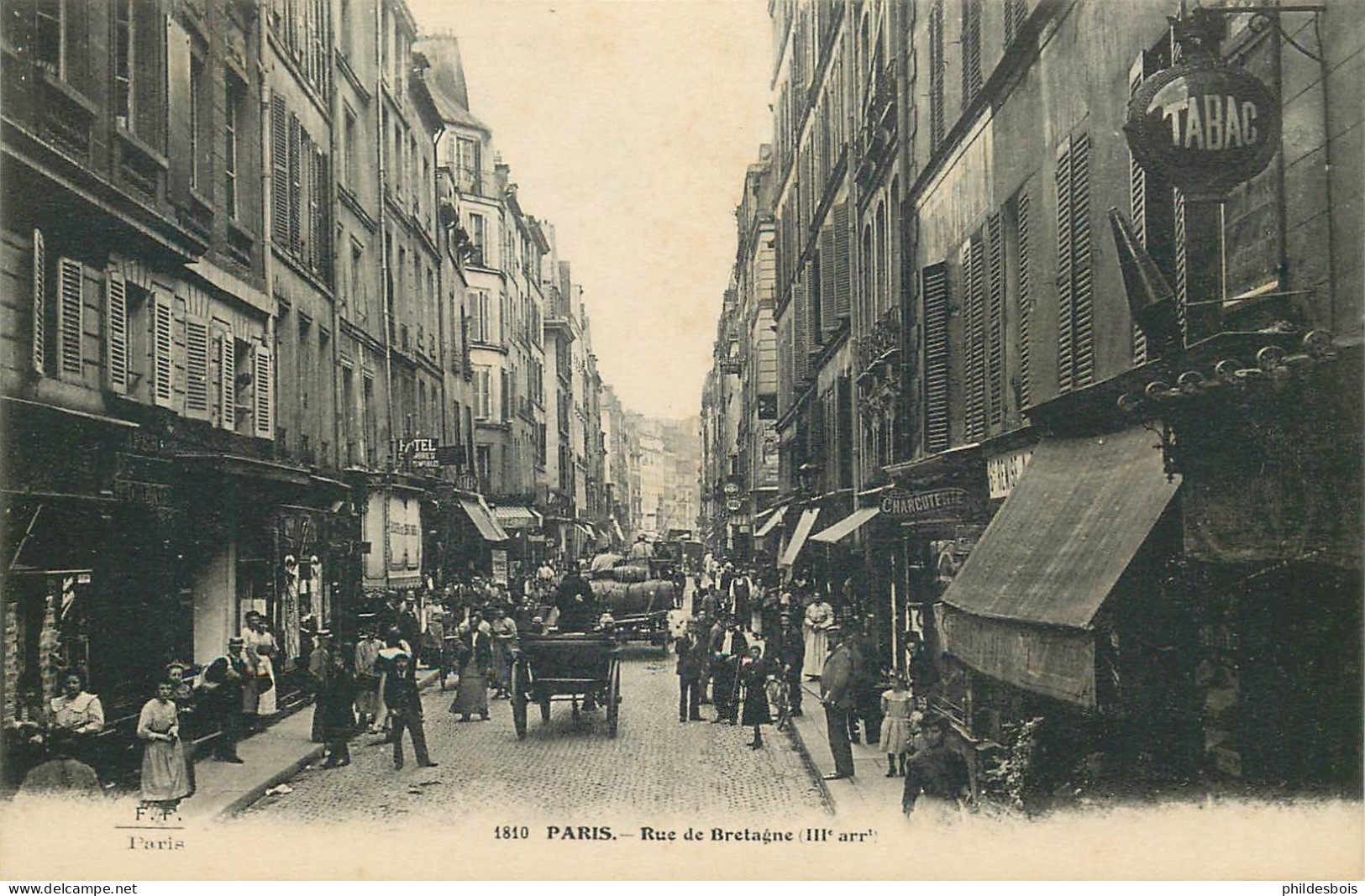 PARIS 3eme arrondissement   la rue de Bretagne