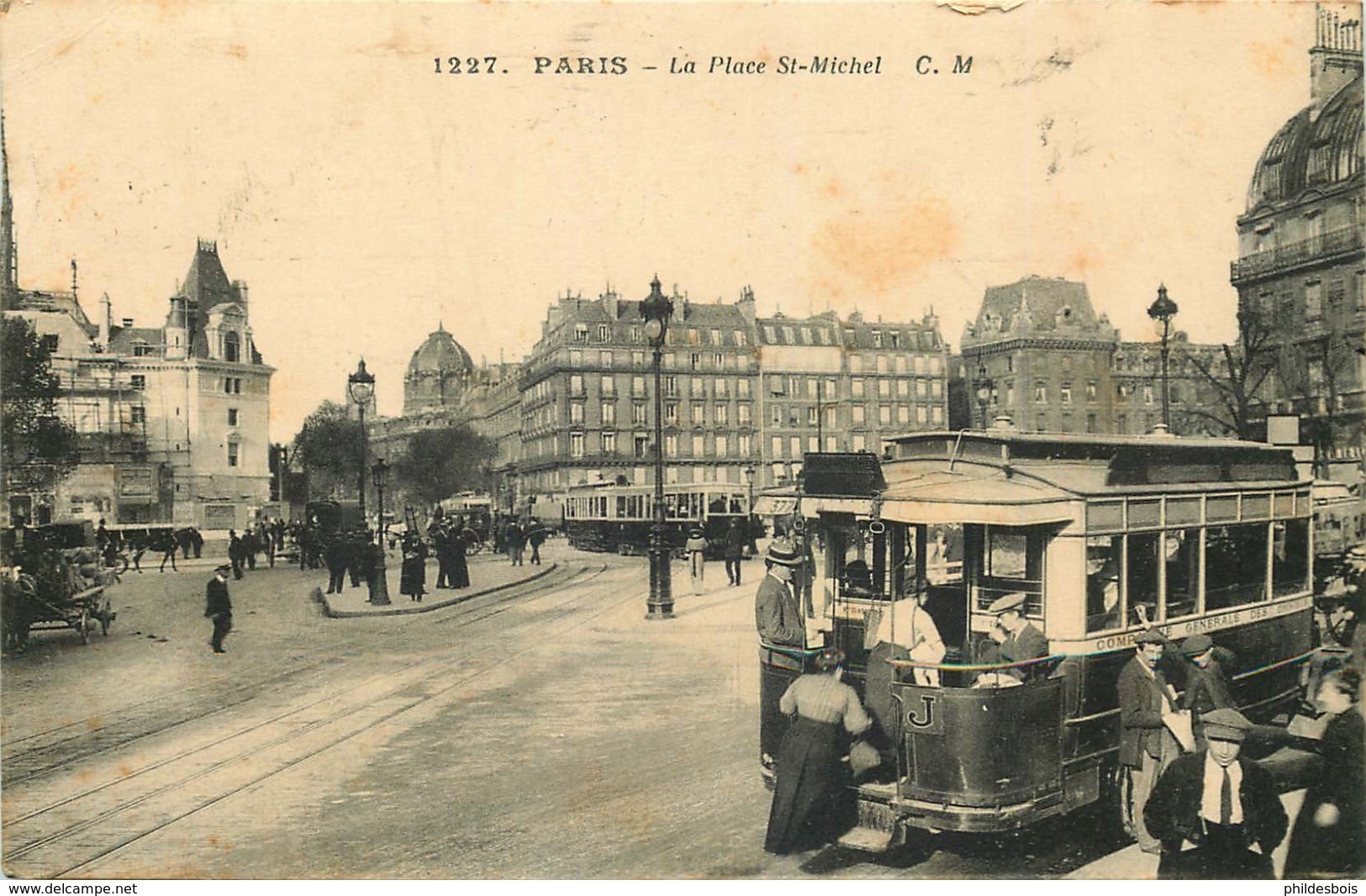 PARIS  5eme arrondissement  place saint michel  AUTOBUS