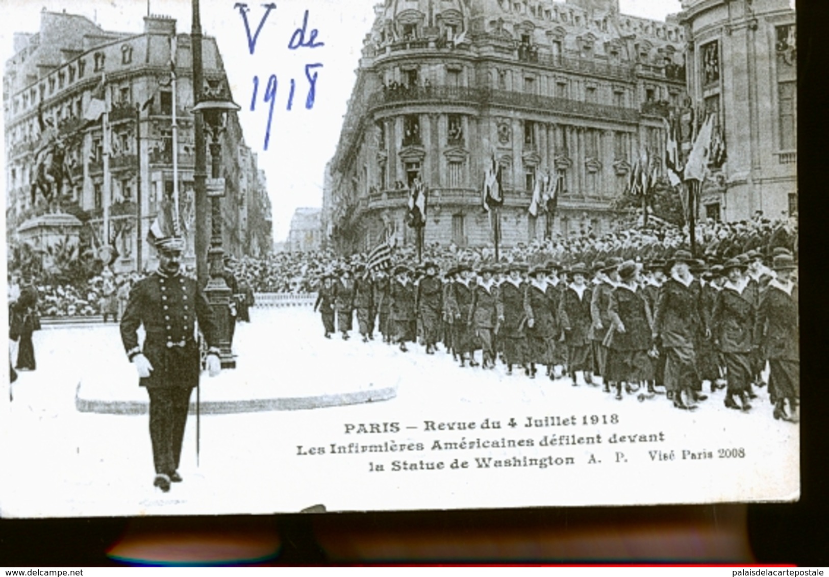 PARIS DEFILE REVUE INFIRMIERES AMERICAINES