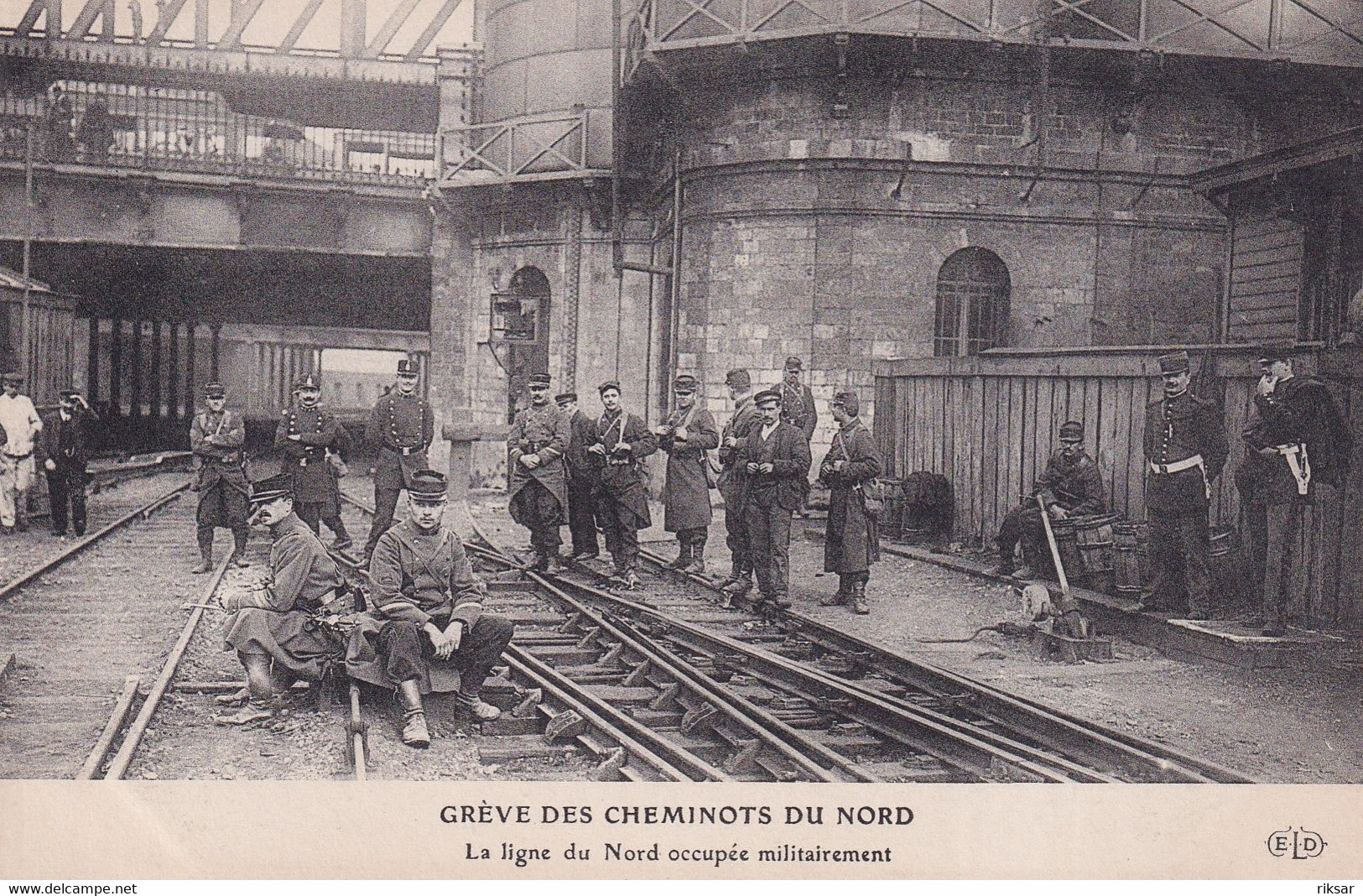 PARIS(GREVE DES CHEMINOTS DU NORD 1910)