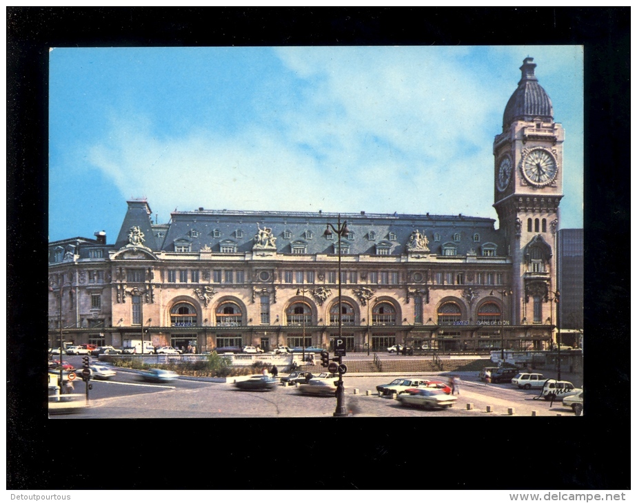 PARIS : la gare de Lyon ferroviaire sncf