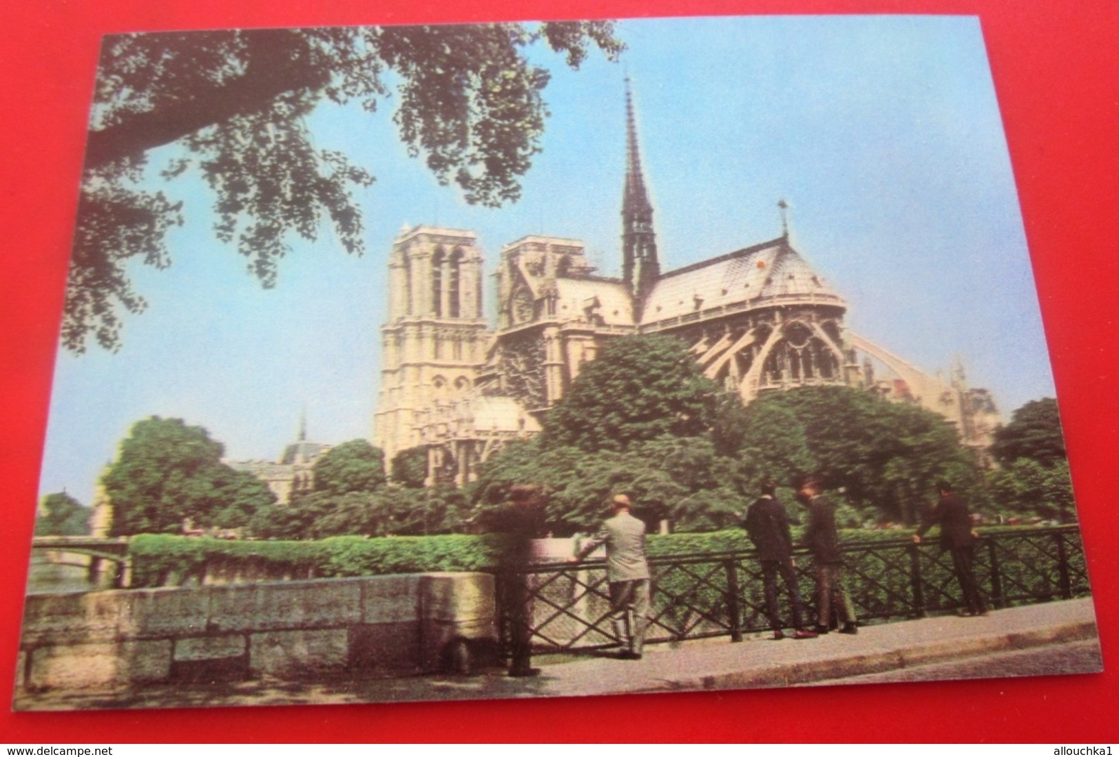 Paris  Notre Dame de Paris PARIS EN RELIEF EN 3D HOLOGRAMME  Carte Postale-CPSM  Europe  France  [75]