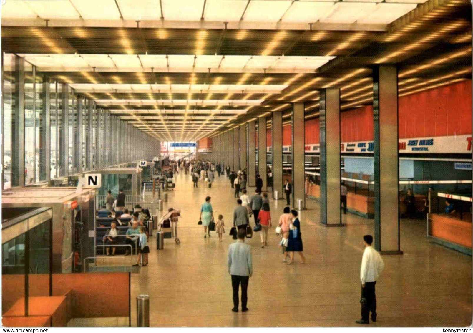 Paris Orly - Le hall de l aerogare