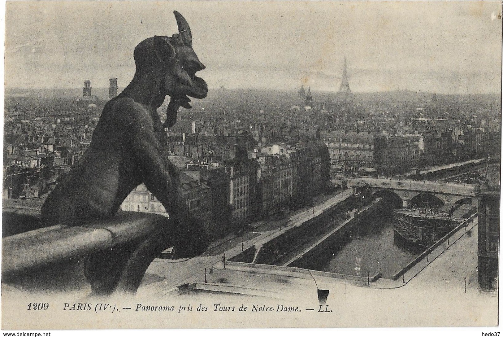 Paris - Panorama pris des Tours de Notre-Dame