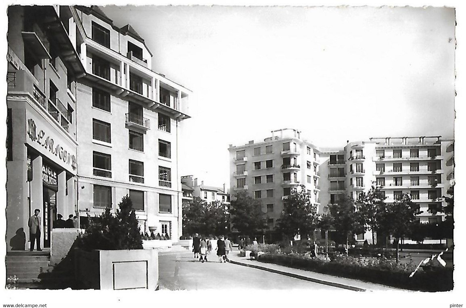 PAU - Le square Aragon et le cinéma l'Aragon