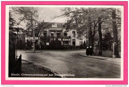 Almelo - Ootmarsumschestraat met Diaconessenhuis - C. DE JONG