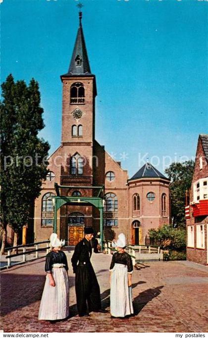 72992555 Volendam Kirche Trachtentraeger Volendam