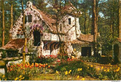 Netherlands Kaatsheuvel Natuurpark amusement park Hansel and Gretel house