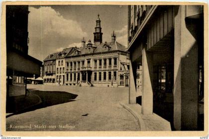 Roermond - Markt met Stadhuis