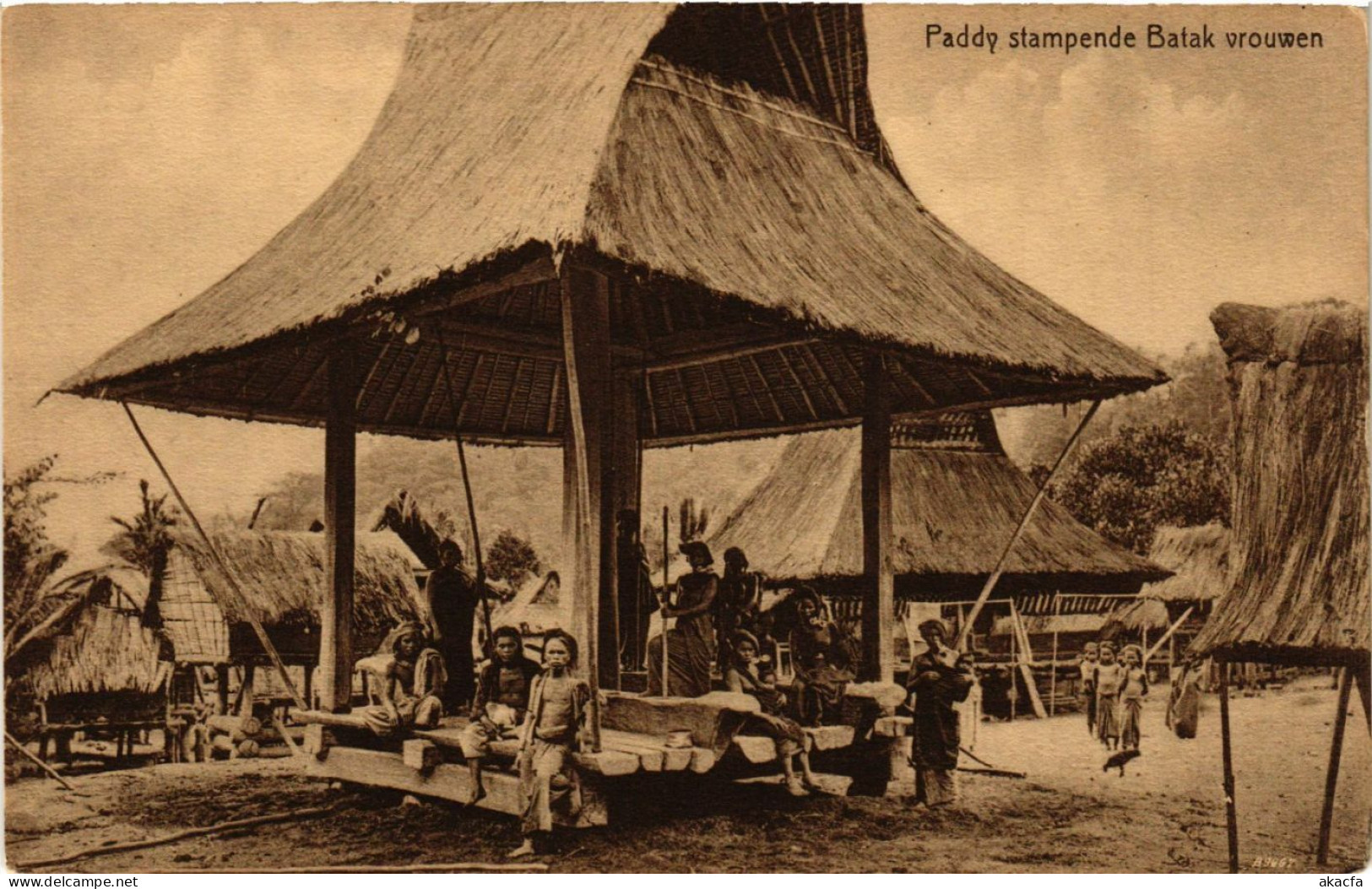 PC CPA Paddy stampende Batak vrouwen INDONESIA (a13849)