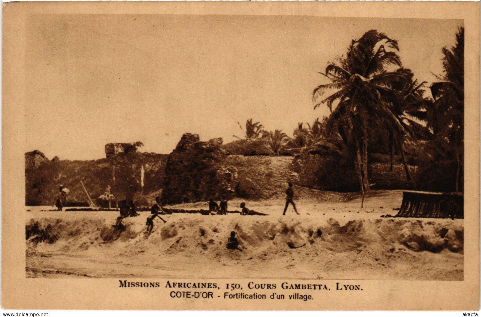 PC GOLD COAST GHANA FORTIFICATION D'UN VILLAGE MISSIONARIES (a53362)