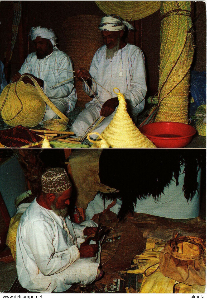 PC SULTANATE OF OMAN HANDICRAFTS IN BAHLA SOUQ REAL PHOTO POSTCARD (b16337)