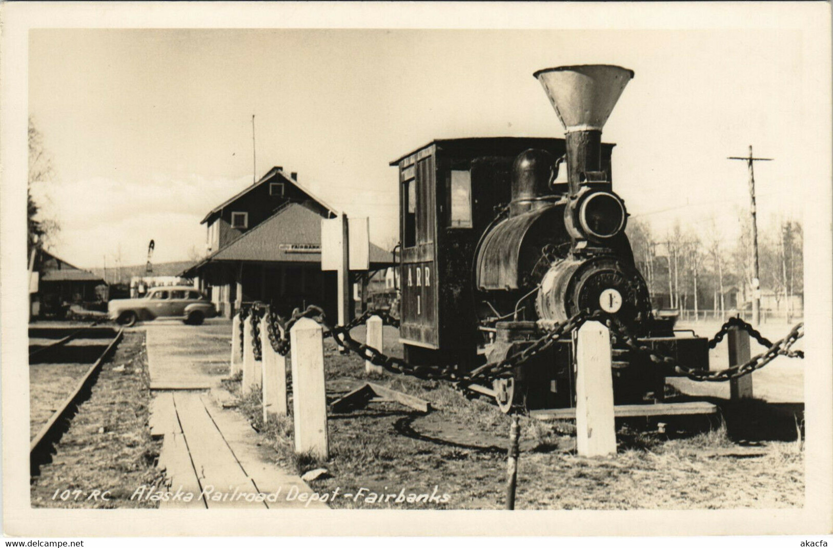 PC U.S. ALASKA, RAILROAD DEPOT, FAIRBANKS, Vintage REAL PHOTO Postcard (b29158)