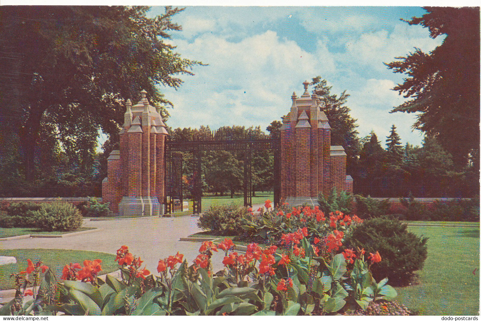 PC10150 Jackson Park Gates. Ontario. Canada. Plastichrome