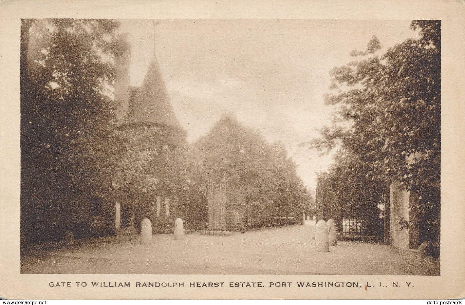 PC50285 Gate to William Randolph Hearst Estate. Port Washington. Eagle. B. Hopki