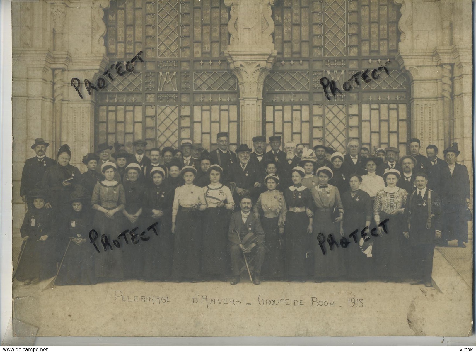 Pelerinage D' Anvers : Groupe de BOOM 1913 ( oude foto op karton  29 x 21 cm )