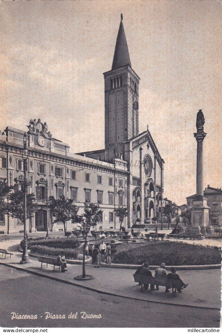 PIACENZA - Piazza del Duomo