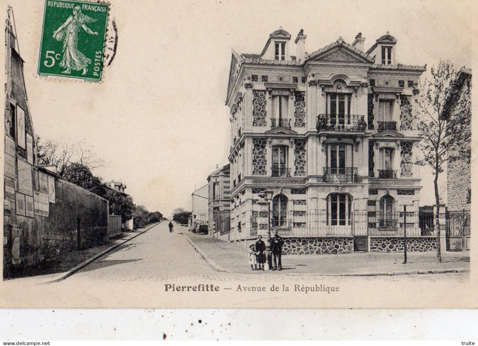 PIERREFITTE-SUR-SEINE AVENUE DE LA REPUBLIQUE