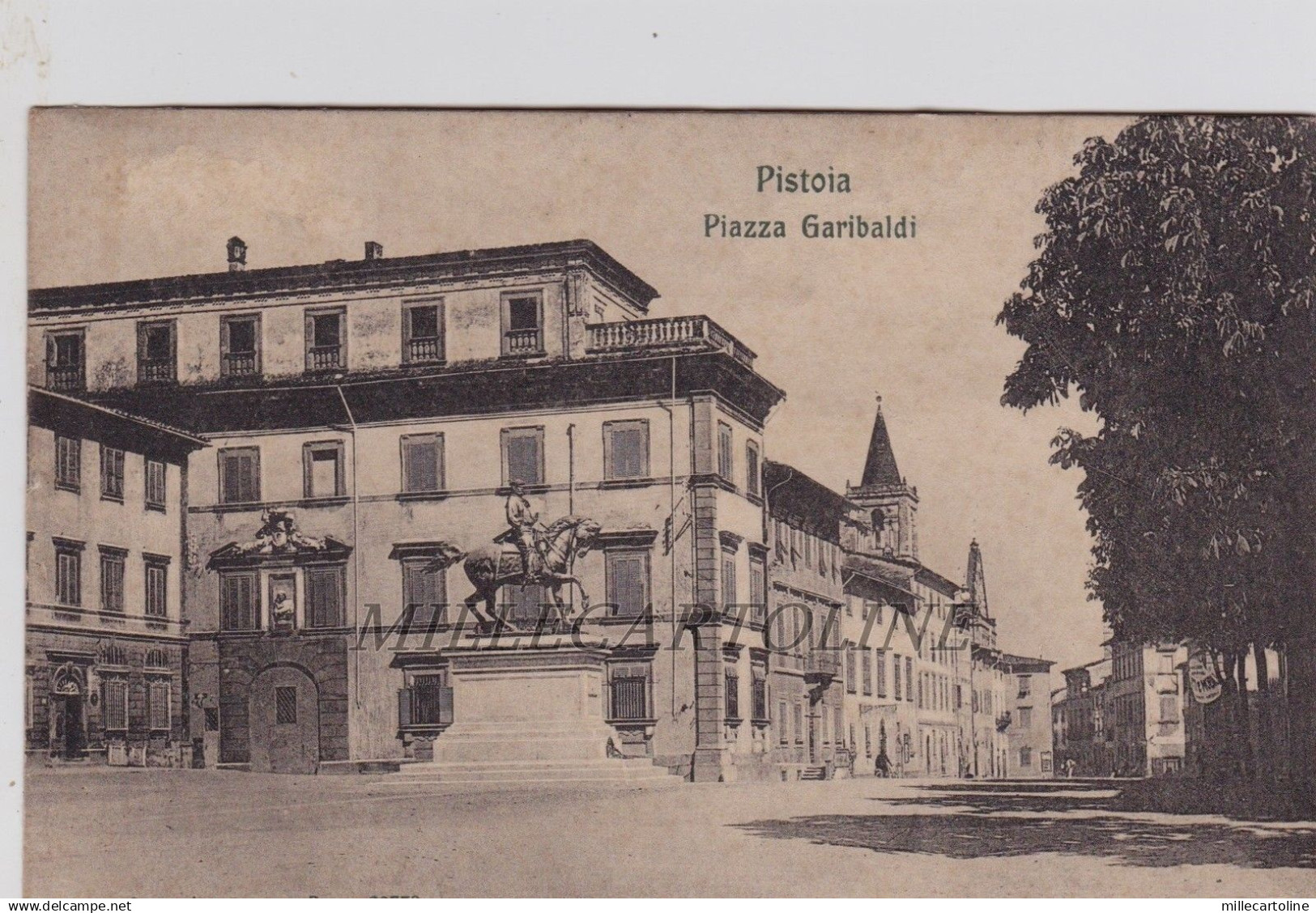 PISTOIA: Piazza Garibaldi