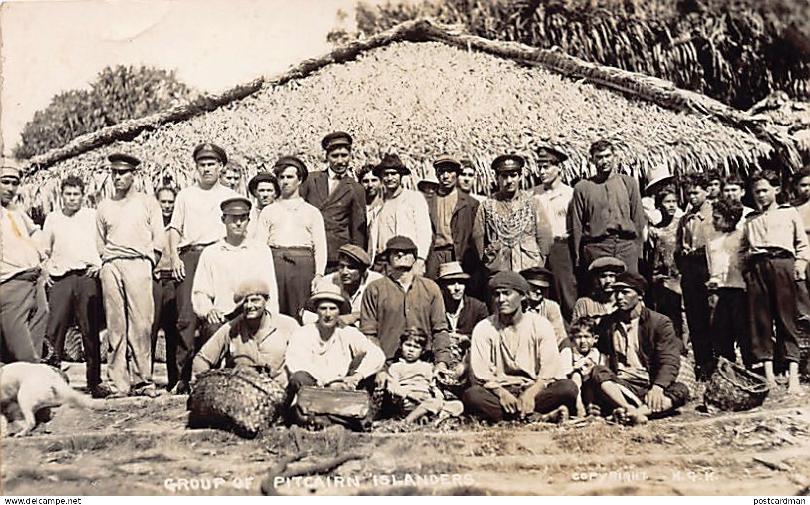 PITCAIRN ISLANDS - Group of Pitcairn Islanders - REAL PHOTO - Publ. H. Y. Scott Ltd.